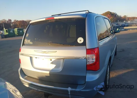 2013 Chrysler Town & Country Touring from USA, damaged, VIN 2C4RC1BG6DR802949